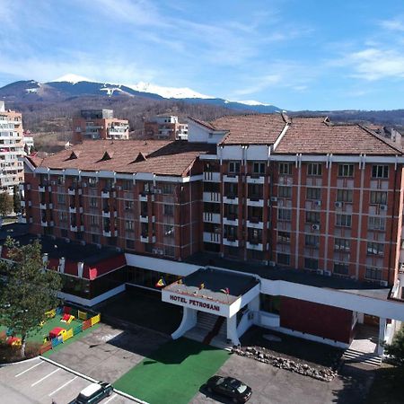 Petrosani Camere De Inchiriat - Hotel Petroshani Srl Buitenkant foto