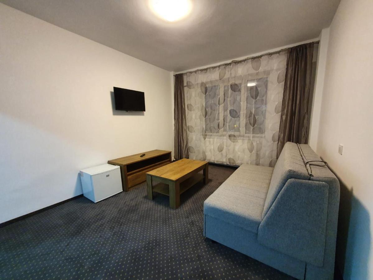 Petrosani Camere De Inchiriat - Hotel Petroshani Srl Buitenkant foto