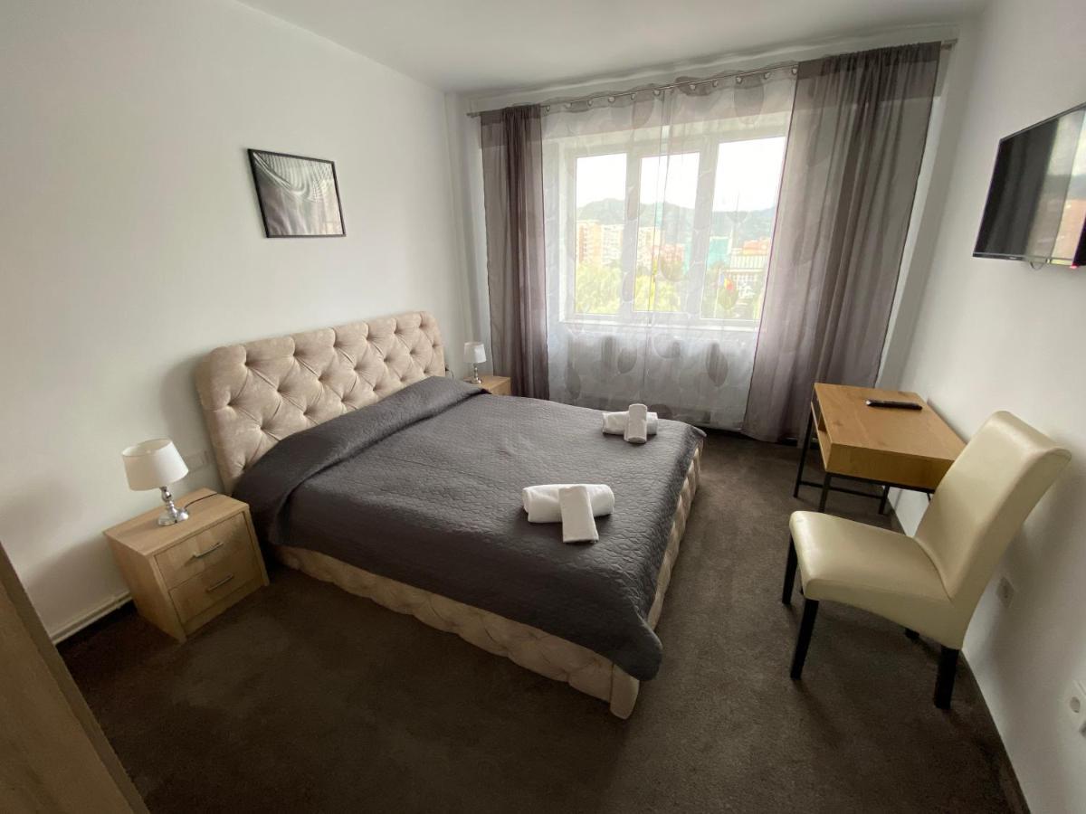 Petrosani Camere De Inchiriat - Hotel Petroshani Srl Buitenkant foto