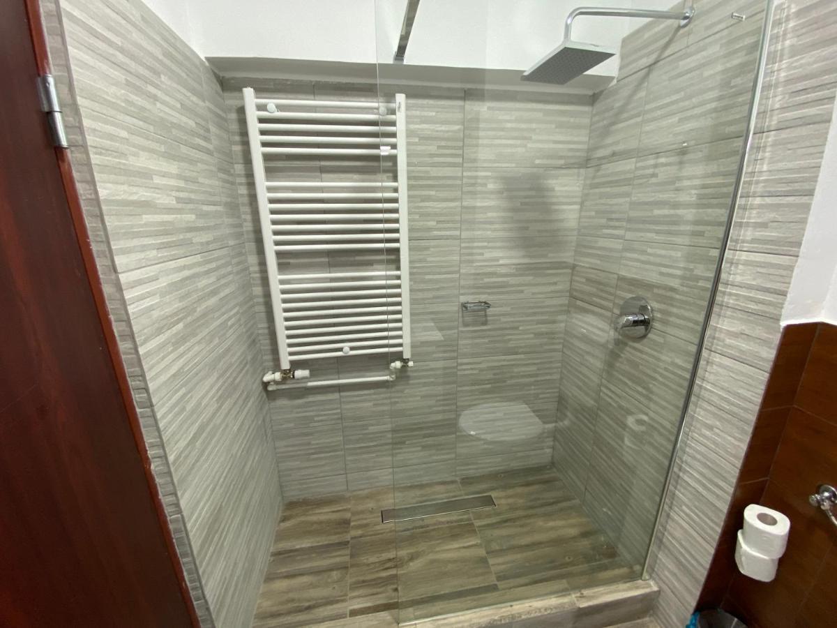 Petrosani Camere De Inchiriat - Hotel Petroshani Srl Buitenkant foto