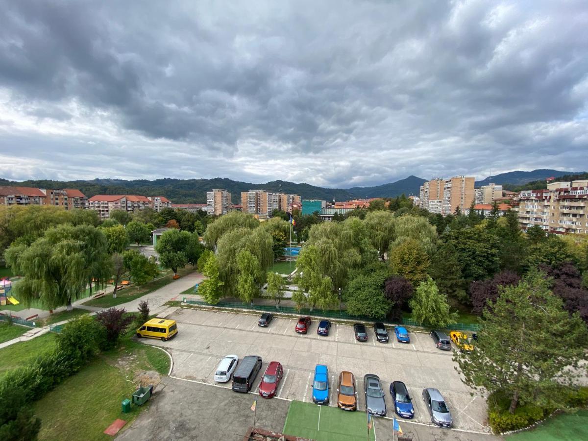 Petrosani Camere De Inchiriat - Hotel Petroshani Srl Buitenkant foto
