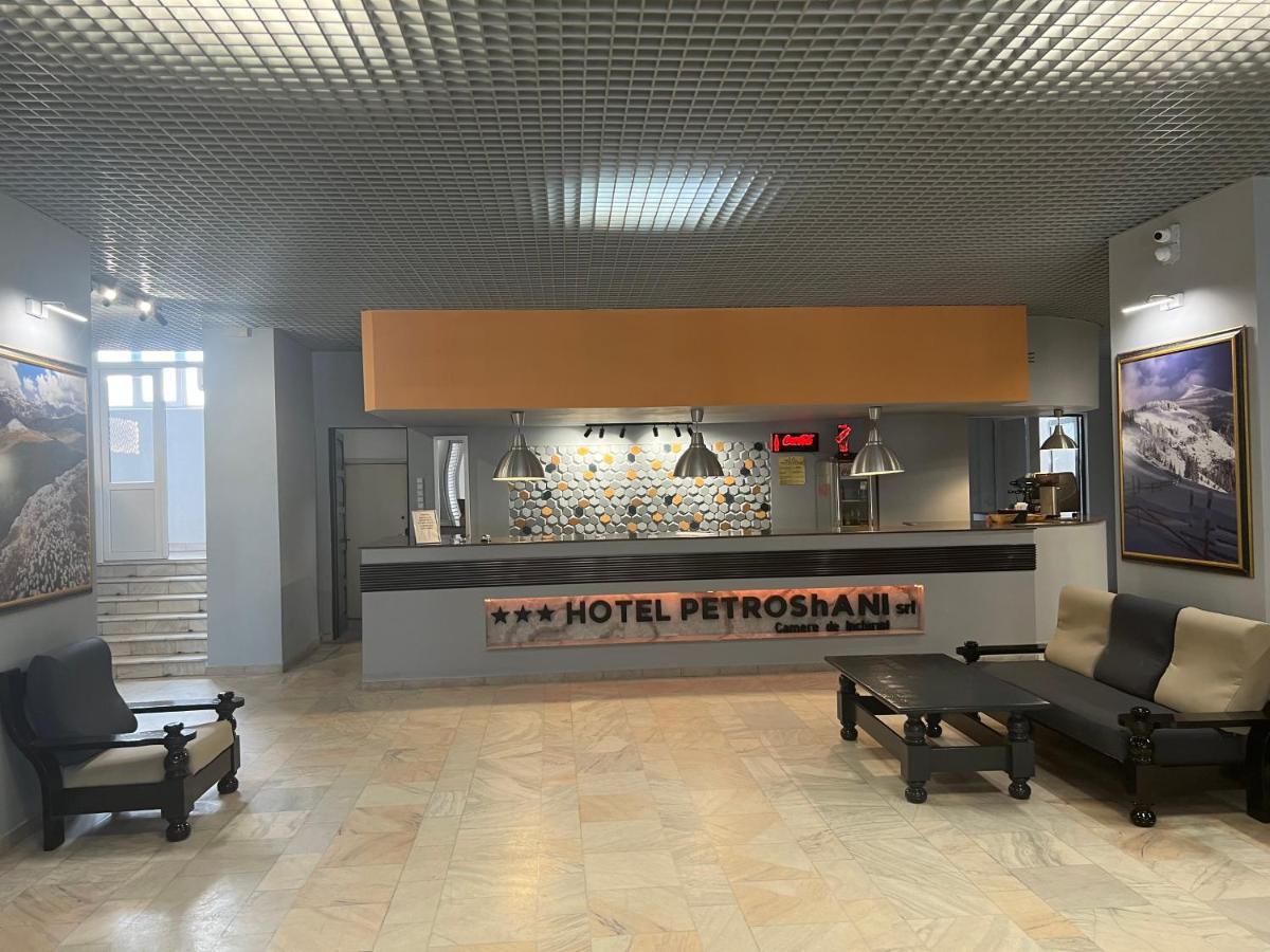 Petrosani Camere De Inchiriat - Hotel Petroshani Srl Buitenkant foto